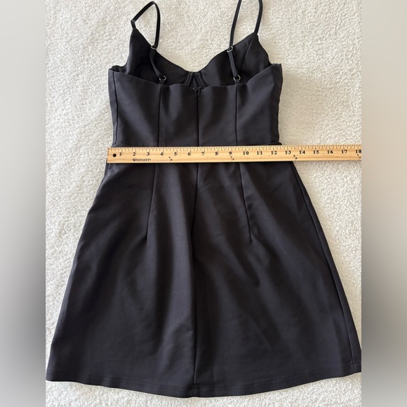 Elegant Black Women's Sleeveless Dress Size Small - Picture 2 of 12